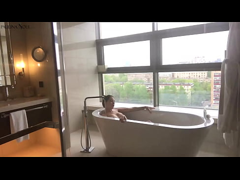 ❤️ Керемет сәби Жуынатын бөлмеде оның кискасын құмарта тартып жатыр ❤️ Шлюздер бойынша бізде ❌❤